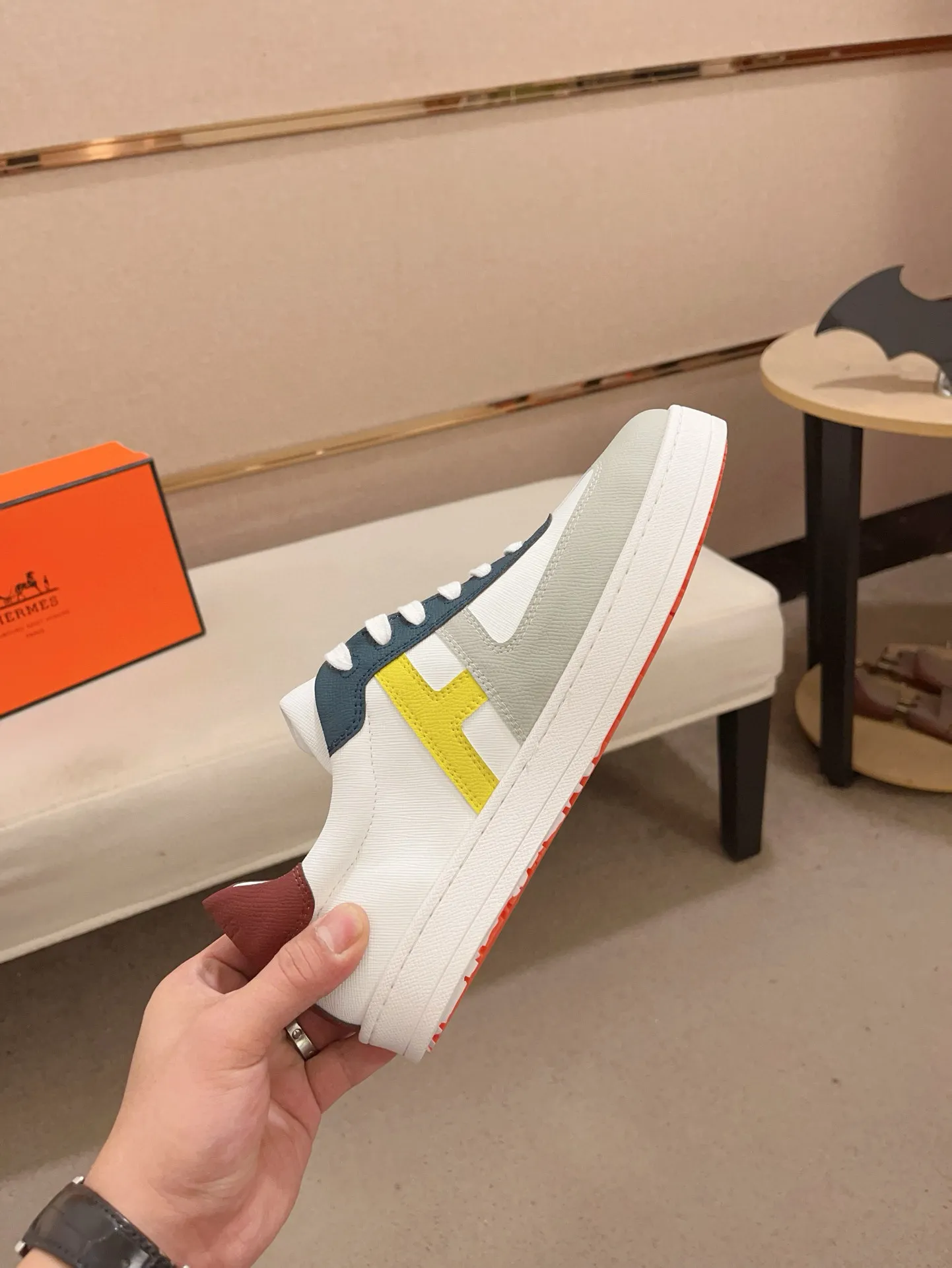 Men's clothing and shoes💰: 400💰《HERMES》【Classic Original Version】Hermès; Top 🔝 Purchasing Agency 🔍🔍Men's latest 🇺🇸 counter sales simultaneously, original ▲▲cowhide imported from Italy ▲▲Exquisite workmanship (Italian 🇮🇹Imported water-dyed 🐂cowhide lining) sole: original sole provided by the original factory, ⚠️exclusive double-layer activity·TPR·rubber·combined molded outsole; Code number: 38-44 (45/46 can be customized, non-refundable)